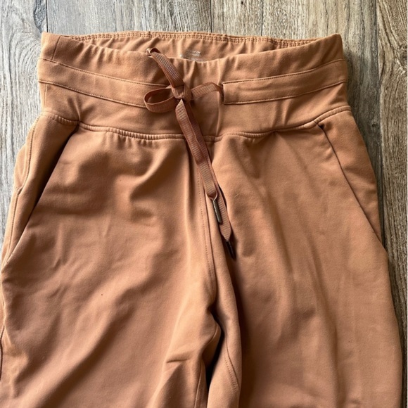 Zyia Active Ascend Joggers ✨ - Picture 4 of 6